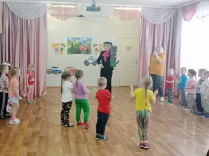 Воскресенские Госавтоинспекторы приняли участие в мероприятии по ПДД с воспитанниками детского сада
