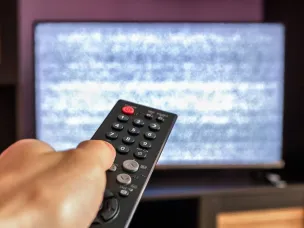 В рамках проведения проверки системы оповещения ГО и ЧС 02.10.2024 года в 10 ч 42 мин будет прервано телевизионное вещание для доведения сигнала."